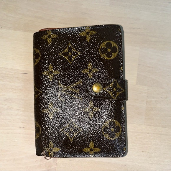 LOUIS VUITTON Kiss-Lock Monogram Canvas Leather Bifold Wallet - Picture 1 of 15